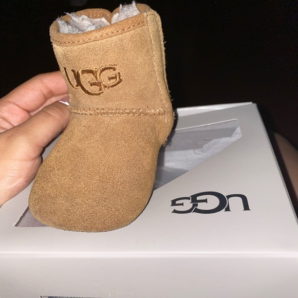 Inftant uggs - Picture 1 of 2